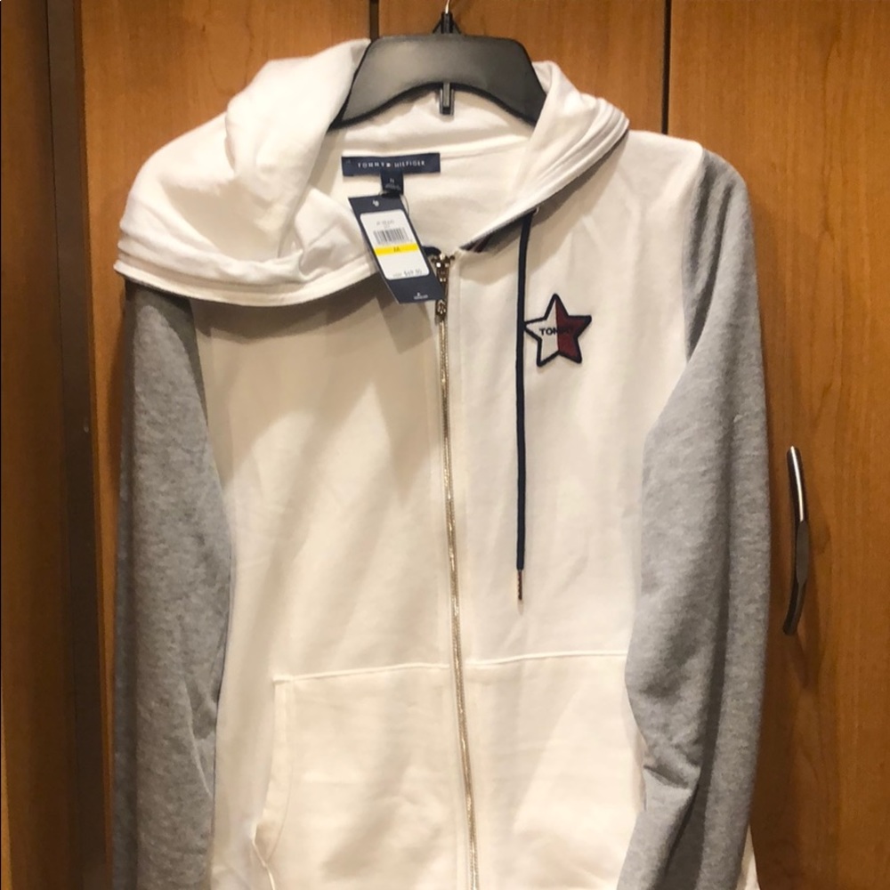 Sweatshirt